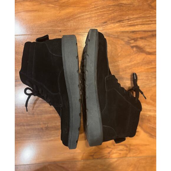 Lands end men’s size 9.5 black suede flannel lined moc toe lace up boots. main image 2